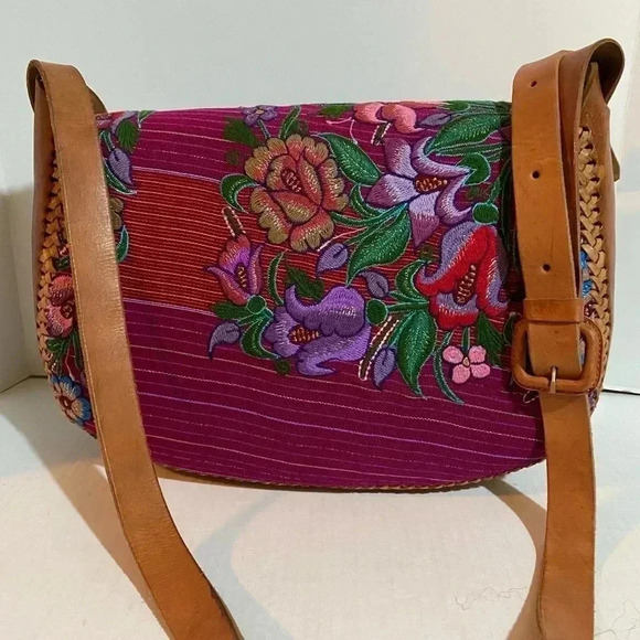 Handmade woven leather print handbag - Picture 11 of 11